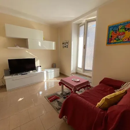 Ca Lina Spacious With Parking Space Holiday home Lecco